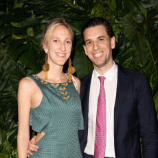 Maria-Laura de Belgique et William Isvy au mariage de Josef-Emanuel de Liechtenstein et Claudia Echavarría le 26 mars 2022.